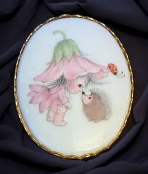 Vintage 1973 Hallmark pixie girl and hedgehog friendship cameo brooch thumbnail 1
