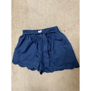 Andree by Unit Tied Together Scalloped Shorts Boutique Size Large thumbnail 2