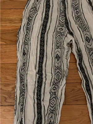 Forever 21 Cropped Pants thumbnail 2