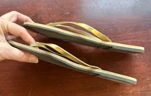 HAVAIANAS Metallic Gold and tan Flip FLops Thongs Flats Size 9/10W thumbnail 6
