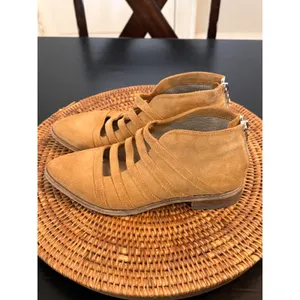 Free People Tan‎ Suede Caged Ankle Boots Pointed Toe Strappy Booties Size 38 thumbnail 6
