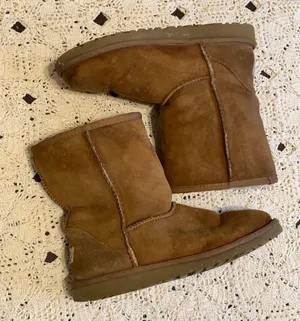 UGG short classic boots (6) chestnut tan light brown winter GUC thumbnail 2