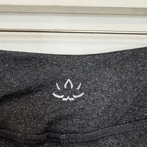 Beyond Yoga Ruched Scrunch Leg Leggings Athleisure Minimalist Clean Girl Pilates thumbnail 6