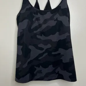 Old Navy Active Powersoft Athletic Tank Top Women’s Size XL Gray Black Camo thumbnail 4