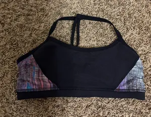 Beyond Yoga Sports Bra Small Black Rainbow Abstract Side Panels No Pads Pullover thumbnail 1