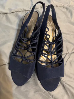 Navy Blue Heels Size 7.5 thumbnail 1