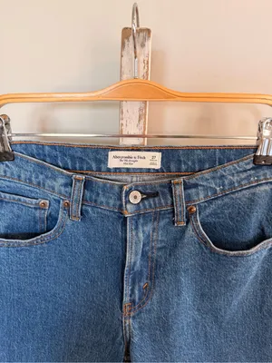 Abercrombie Fitch The Straight Mid Rise Jeans Womens 27 Regular Blue Medium Wash thumbnail 3
