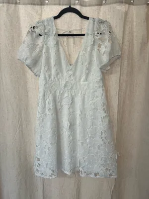 White lace dress thumbnail 1