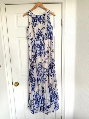 Eliza J Pleated Chiffon Blue White Floral Maxi Dress Size 8 thumbnail 2