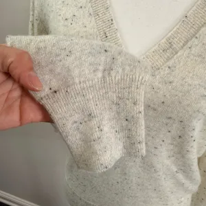 Ann Taylor Womens 100% Cashmere V-Neck Sweater Cream Speckled Donegal Medium thumbnail 5