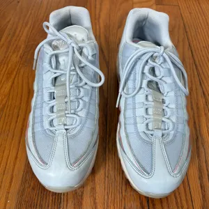 Nike Air Max 95 Half Blue Pink Gray Women's 9 Casual‎ Athletic Shoes thumbnail 1