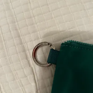 Lululemon Green Clipable Card Pouch thumbnail 5