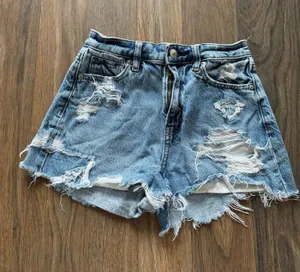 American Eagle High-Rise Shorts thumbnail 1