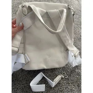 Younique Younique Diaper Bag Backpack White Medium Detachable Strap thumbnail 7