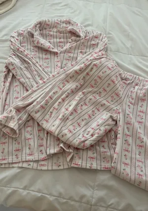 Laura Ashley pink pajama set size S thumbnail 1