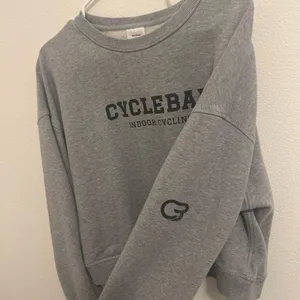CycleBar Cropped Crewneck Sweatshirt Size XL thumbnail 2