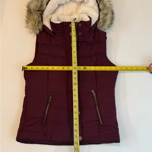 Aéropostale Sherpa Lined Puffer Vest Medium Burgundy Faux Fur Hood Winter thumbnail 9
