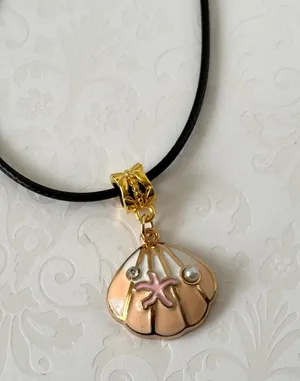 Seashell Necklace Gold thumbnail 1
