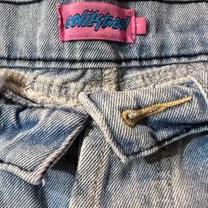 Edikted‎ Light Wash V-Waist Distressed Straight Leg Jeans Size S thumbnail 3