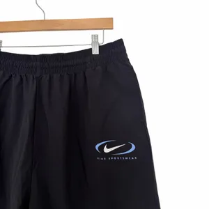 Nike Black Swoosh Woven Parachute Joggers Sz XL thumbnail 2