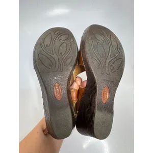 Born Wedge Sandals Womens 8 Brown Good Leather Slingback Crisscross D29526 boho thumbnail 6