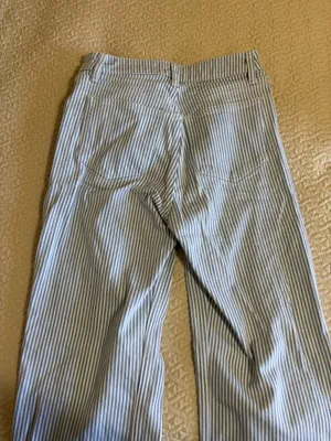 Abercrombie High-Rise Jeans thumbnail 4