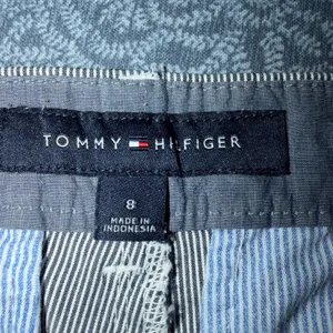 Tommy Hilfiger Blue White Pinstripe Chino‎ Shorts Size 8 Preppy Summer thumbnail 3
