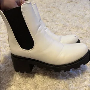 Forever 21 Boots thumbnail 3