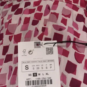 NWT ZARA Pleated Chiffon Fabric Bloggers Fave All Over Pattern Midi Skirt thumbnail 4
