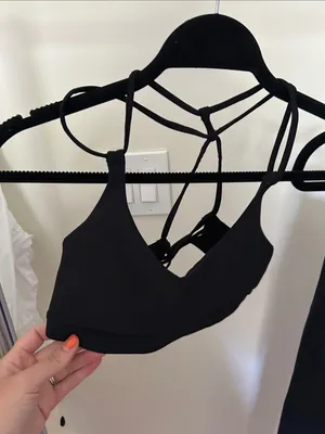 Under Armour Black Strappy Sports Bra and High-Waist Leggings Set thumbnail 5