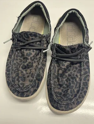 Hey Dude Shoes Wendy Sox Leo Brown Women’s Size 6 Slip On Loafer Fabric Leopard thumbnail 1
