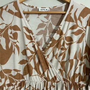 SPLA Tan White Leaf Print Faux Wrap Midi Dress Ruffle Tropical Summer Large NWT thumbnail 4
