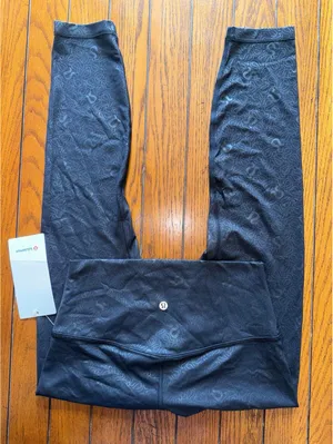 Lululemon Align High Rise 25” Yogo Emboss Black Size 8 NWT thumbnail 1