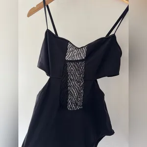 Victorias Secret Women's Swimsuit Side Cutout Mesh One-Piece‎ Size L Black thumbnail 3