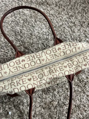 Dooney & Bourke Tan Logo Canvas Vintage Shoulder Bag Heart Star Detail thumbnail 11