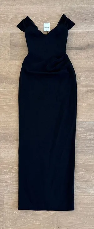 Showpo Maxi Dress Gown Veronika Sweatheart Neckline Size US 2 in Black thumbnail 1