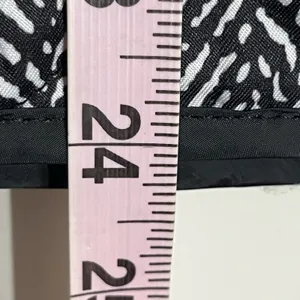 Wanna‎ B Vest Women's Large Black and White Zipper Pockets Quilted Fall Winter thumbnail 7