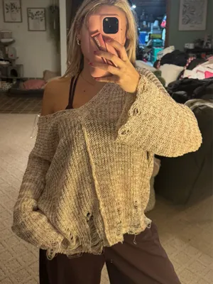 POL Sweater Oversized Knit Distressed V-Neck Camel Brown thumbnail 1