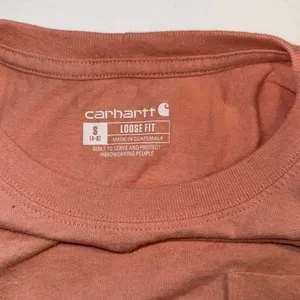 Carhartt Shirt Womens Small Peach T-Shirt Chest Pocket Loose Fit Crewneck Comfy thumbnail 4