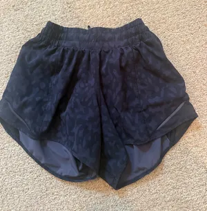 Lululemon Shorts Hotty Hot 4" Rare thumbnail 1