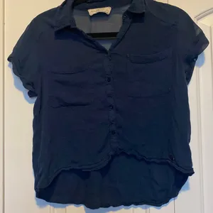 A&F navy blue short sleeve button down , hi/low hem thumbnail 1