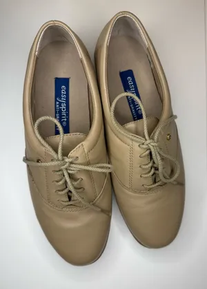 Easy Spirit Anti-Gravity Women’s Beige Leather comfort shoes, preppy, soft,light thumbnail 1