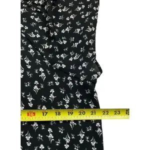 Ann Taylor Black White Flutter Sleeve Floral Top Size L | 41-46 thumbnail 6
