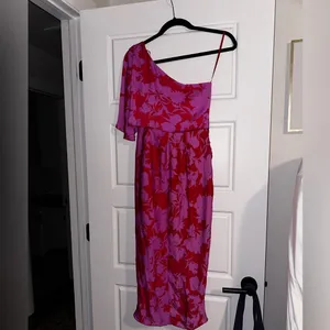 One Shoulder Pink and Red Midi Dress Size S thumbnail 5