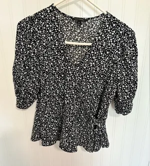 Banana Republic Womens Blouse Medium thumbnail 1