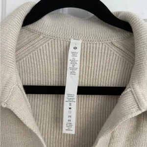 Lululemon Collared Merino Wool Blend Sweater Size L Heathered Bone Cropped thumbnail 6