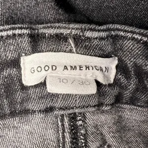 Good American Women's Distressed Black Cropped Jeans Size 10 thumbnail 3