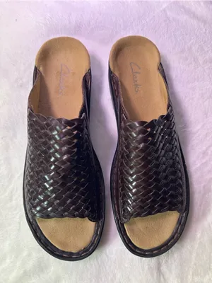 Clarks womenDark Brown Woven Leather Slide Sandals thumbnail 3