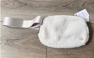 Lululemon Everywhere Belt Bag *Fleece - White and Gold thumbnail 1