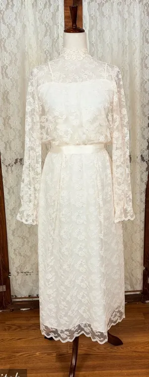 Beautiful Vintage 1960s/70s Ivory Lace Tea Length Wedding Dress thumbnail 1
